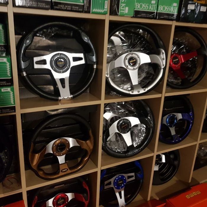 butuc volan toyota cu prindere in 6 puncte,volan sport toyota