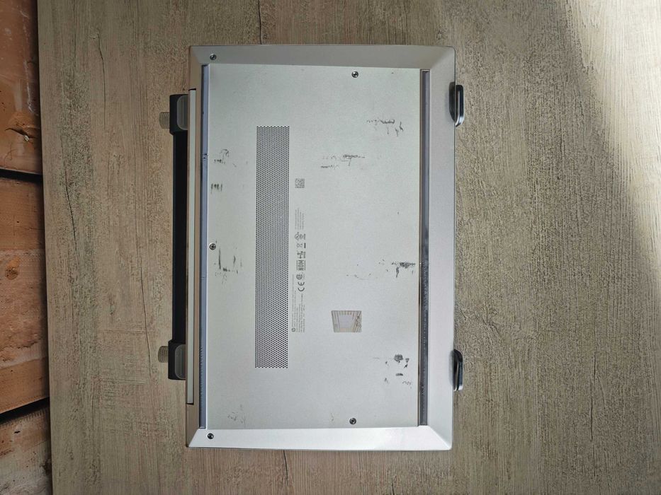 HP EliteBook 830 G8
