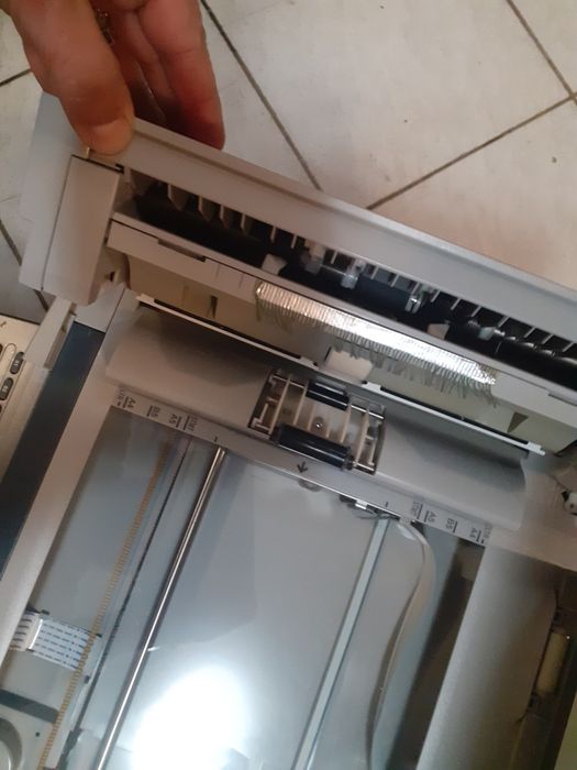 Лазарен принтер,скенер,копир,не работи,за ремонт и части,без кабел