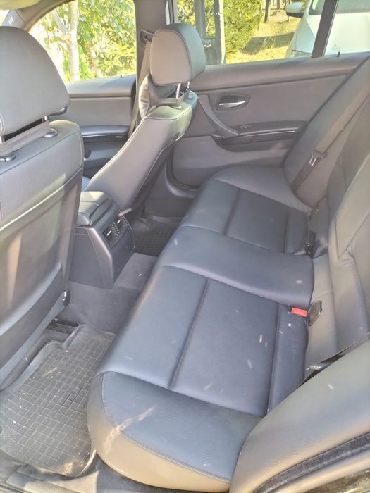 Bmw e90 lci, 2010 1600cm3