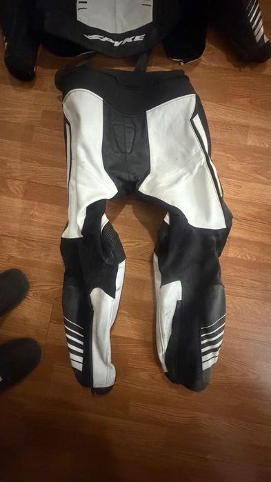 Кожен костюм за мотор