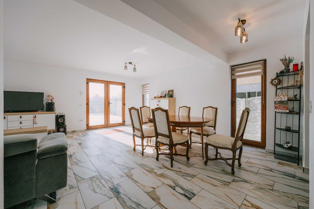 Casa cocheta cu priveliste simpatica