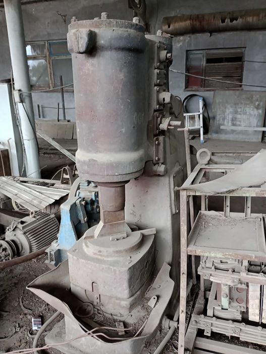 Продам пневмомолот 75б/у рабочий