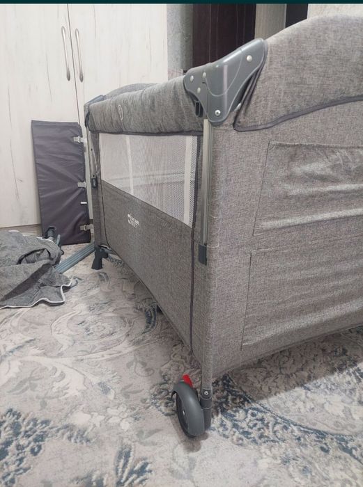 Кровать - манеж продам срочно