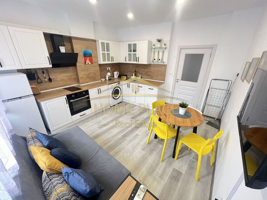 Дава се под наем Тристаен апартамент в Варна, Трошево - 70 кв.м за 561 € - Снимка #2