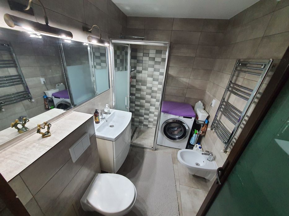 Inchiriez apartament cu 2 camere et 3, zona garii Vaslui