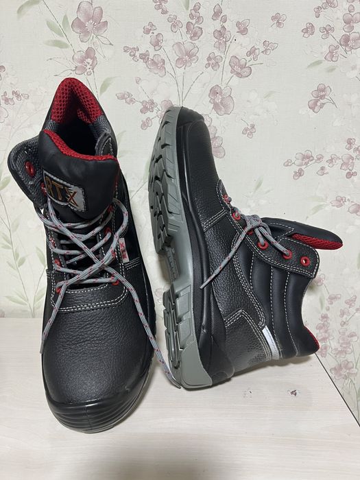 Продам спецобувь