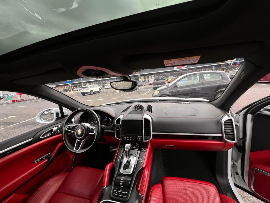 Porsche cayenne S-hybrid . Accept variante x6 , A7 , S500 . Doar 2020+