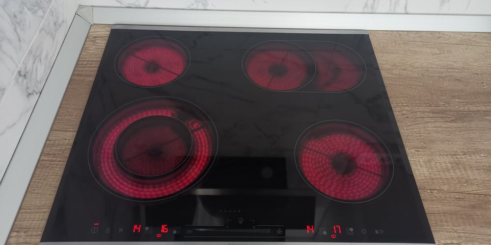 Plita incorporabila vitroveramica Grundig