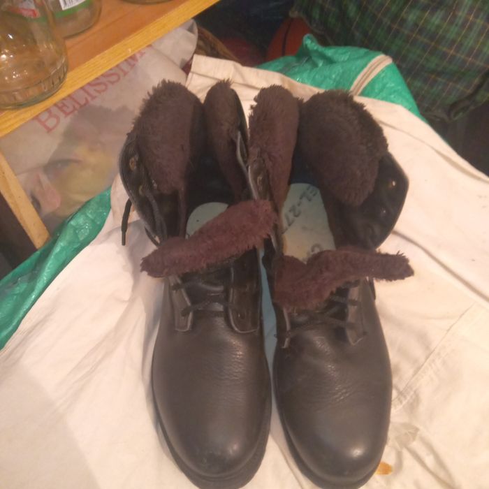 Продам Берцы зимние 5000т.Новые.