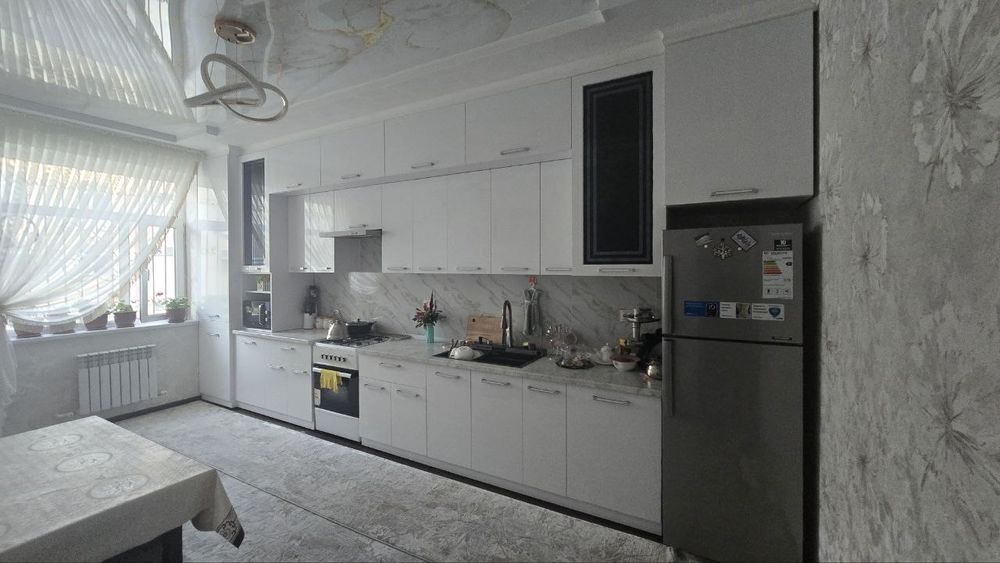 Uy Sotiladi 3 xonali