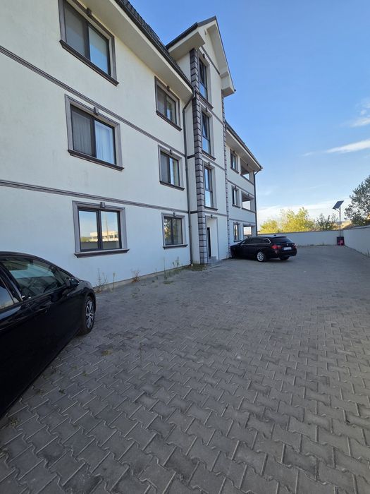 Apartament trei camere