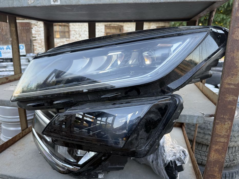 Продавам оригинални фарове за Skoda Kodiaq FULL LED ляв и десен!