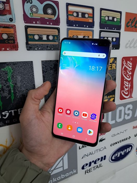 Samsung Galaxy S10 plus память 8/128gb состояние идеал