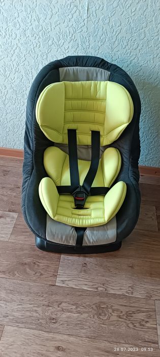 Автомобильное кресло