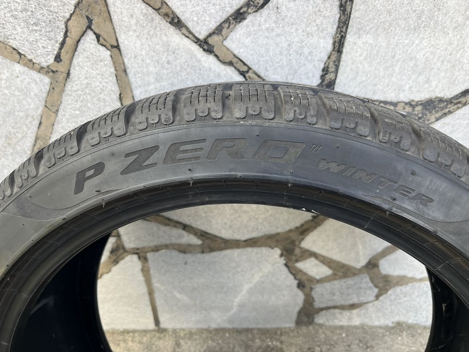 1бр. гума 245/40/19  Pirelli PZERO Winter