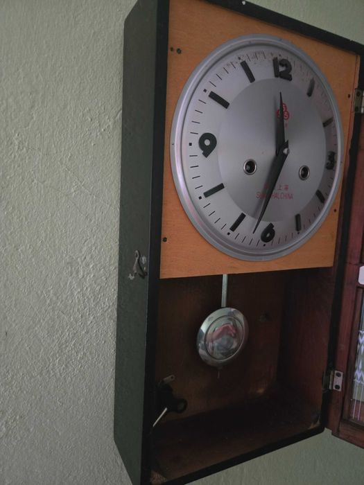 Стенен часовник с махало Shanghai