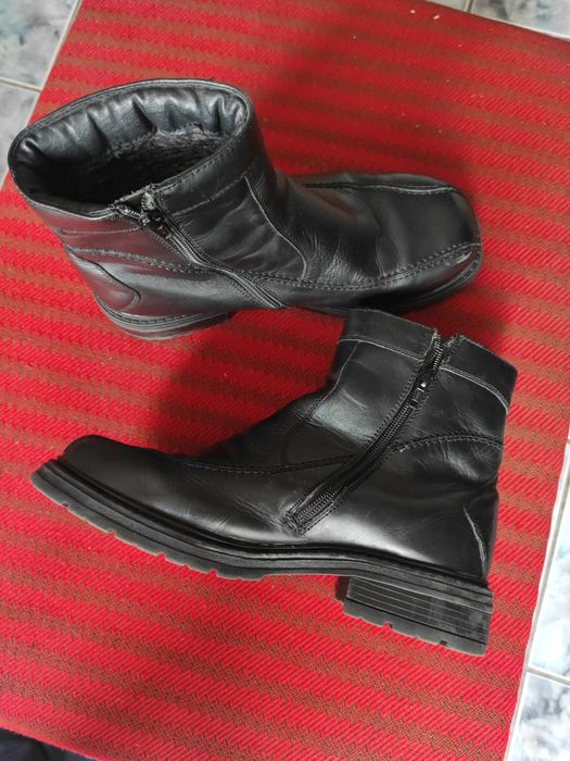 Ghete, bocanci din piele naturală 100%, îmblăniți. 
Foarte ușori, foar