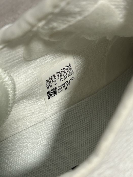 Yeezy 350 V2 Triple White