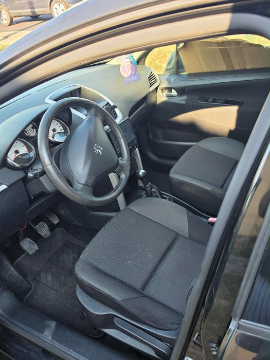 Vând Peugeot 207SW an 2011