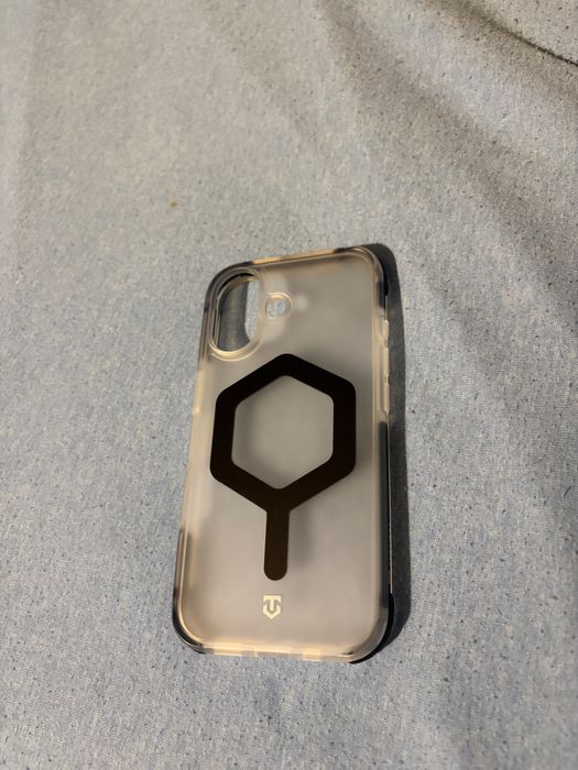 Iphone 17 кейсове