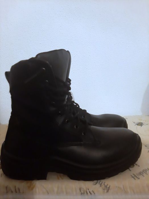Bocanci militari