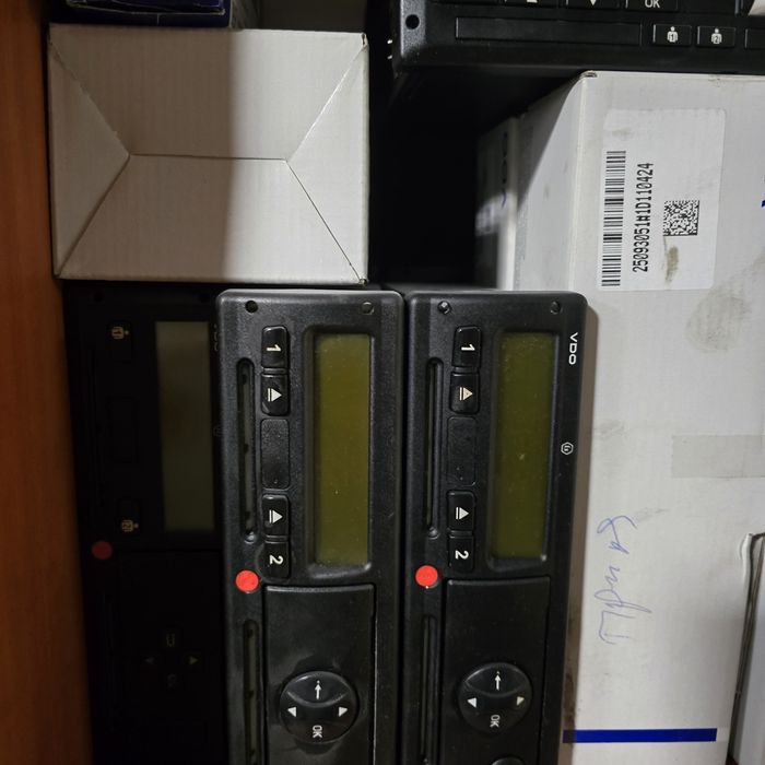 Тахографи и датчици за тахографи