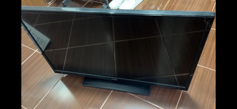 TV Philips, diagonala 81 cm, LED - pentru piese/reparat