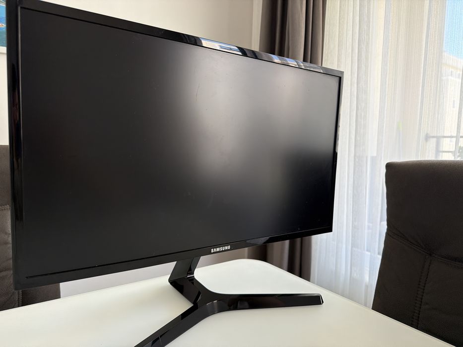 Samsung 24” Full HD монитор S24F356FHU HDMI