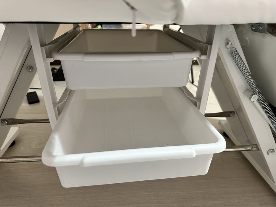 Продам кушетку косметологическую