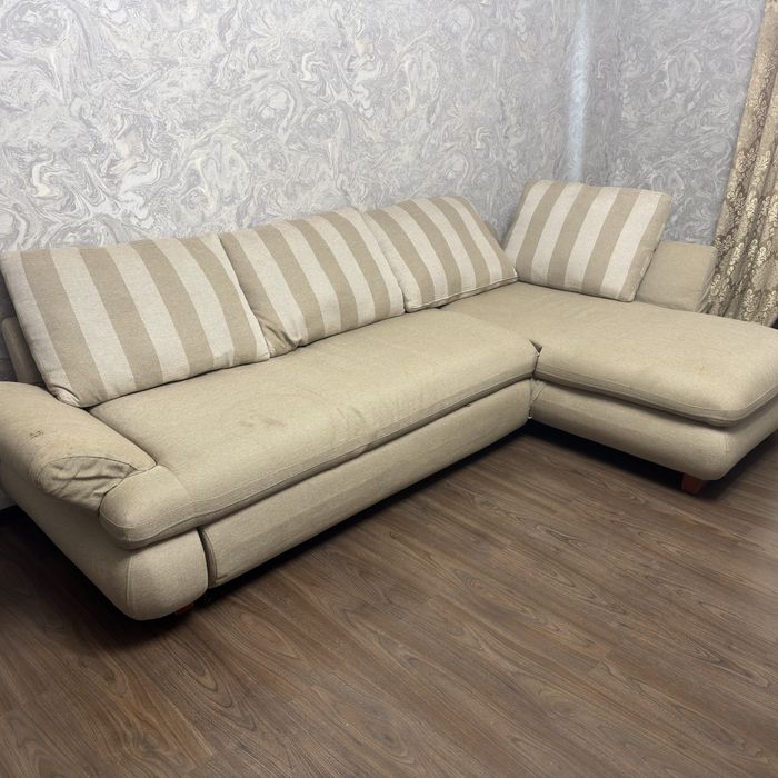 Мягкий уголок, б/у, раскладной (250-160), производства Беларусь