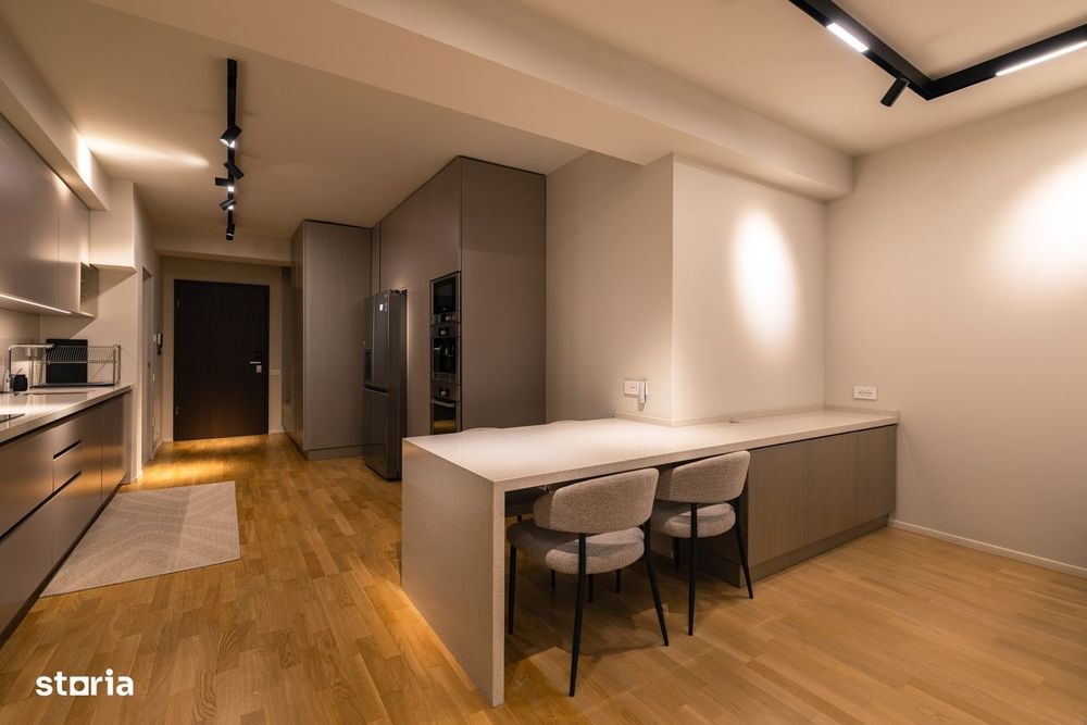 Iancu Nicolae:Apartament spatios cu 2 camere/2 bai,compound cu piscina