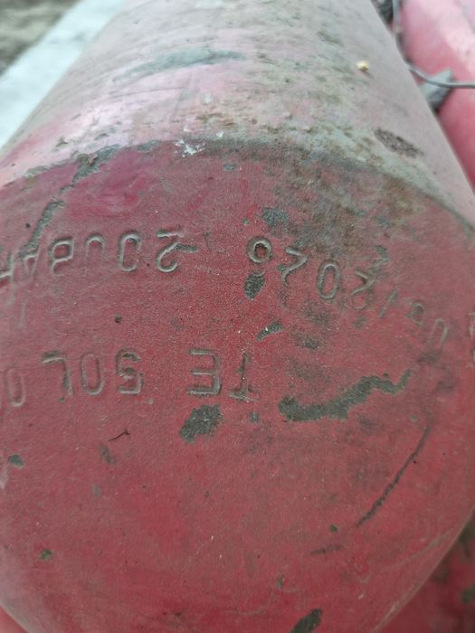 Gaz balon 4 ta 50 talik  1 ta 60 talik