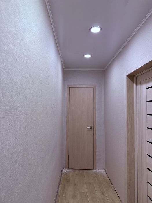 Поклейка обоев качественно