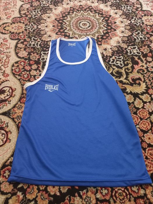 Жарыска арналган киым бокс