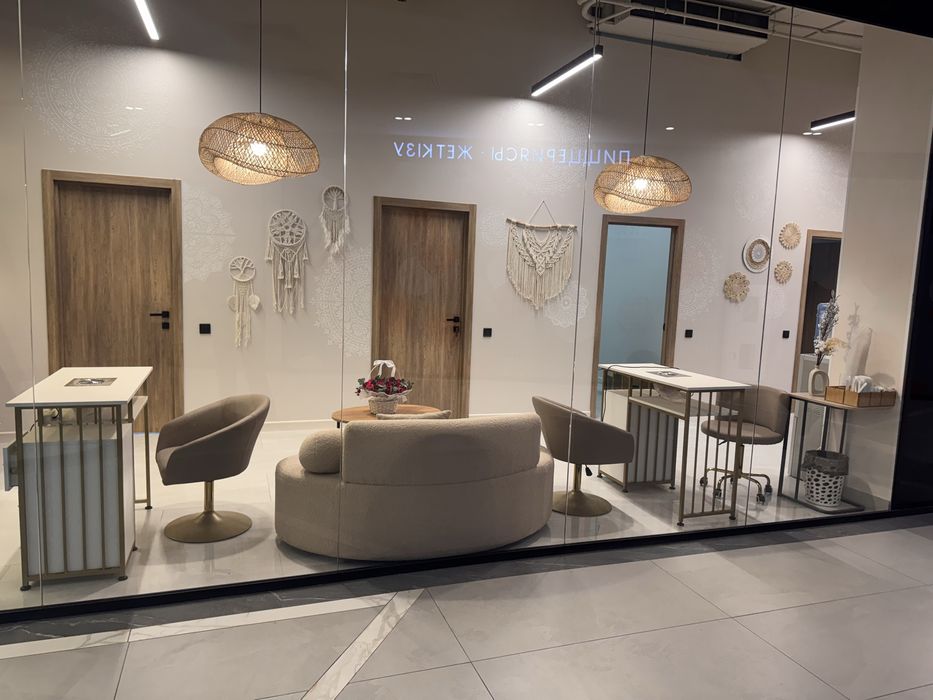 Сдам в аренду место под Маникюр