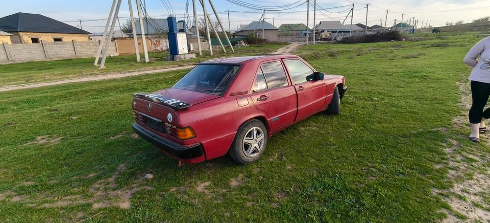 Продам мерс 190е