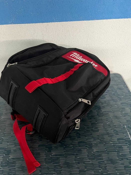 Rucsac scule Milwaukee 48228200 – NOU, nefolosit – șantier/electrician