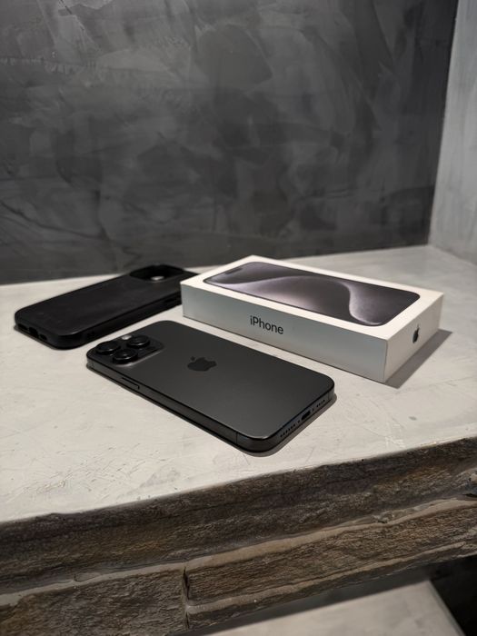 КАТО ЧИСТО НОВ Iphone 15 Pro Max Black + подарък