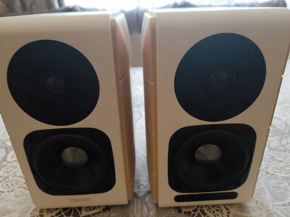 Продавам активни колони Edifier S880DB 88W с Bluetooth и дистанционно