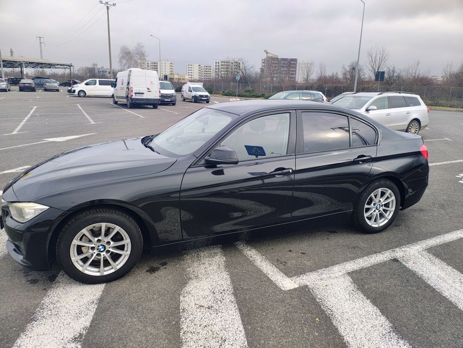 BMW 320i an 2012 184hp
