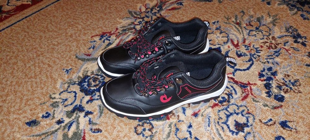 Обувки маратонки НОВИ