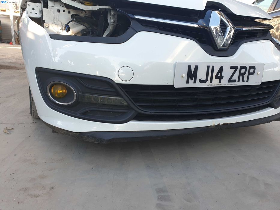 Bara Fata Completa cu Grile Proiectoare si Lumini de zi Daylight Renault Megane 3 Coupe 2 Usi FL Facelift 2014 - 2016 Culoare TEQNC [Q1663]