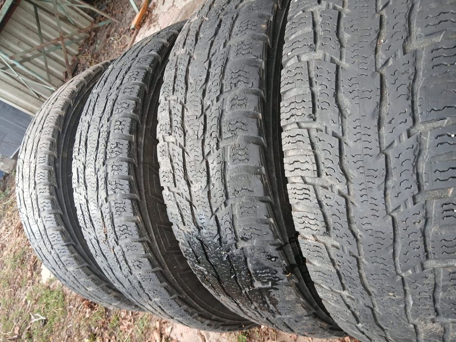 Roți complete și echilibrate Ford Transit 215/75/16-C + cauciucuri