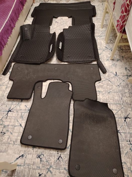 Продам автоковрики Haval M6