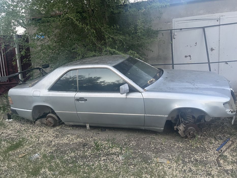 Продам редкий кузов от мерс 124 купе