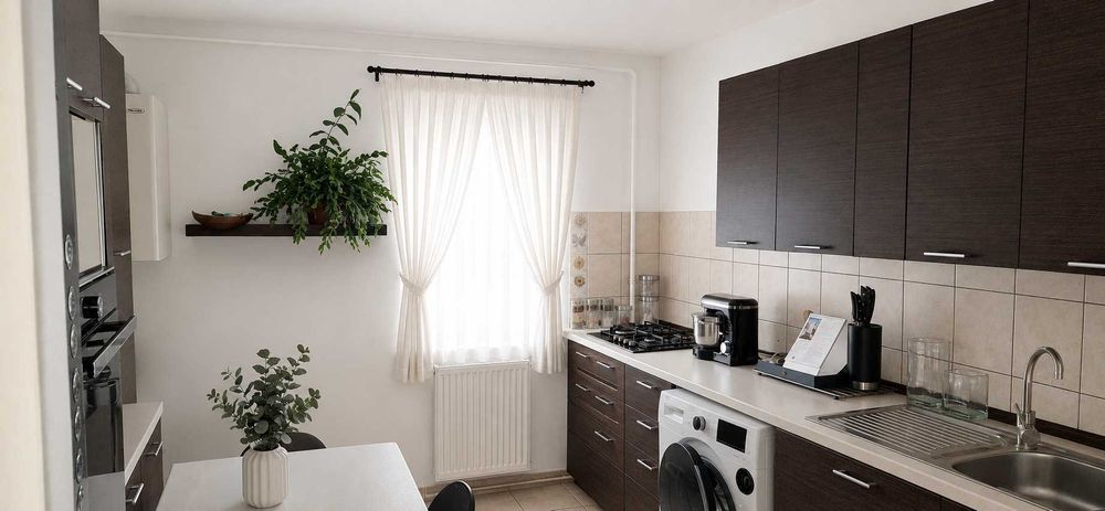 Apartament 2 camere de vânzare – Găești | Etaj 3 | Renovat | Centrală proprie