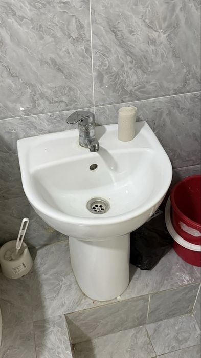 Унитаз и умывалник