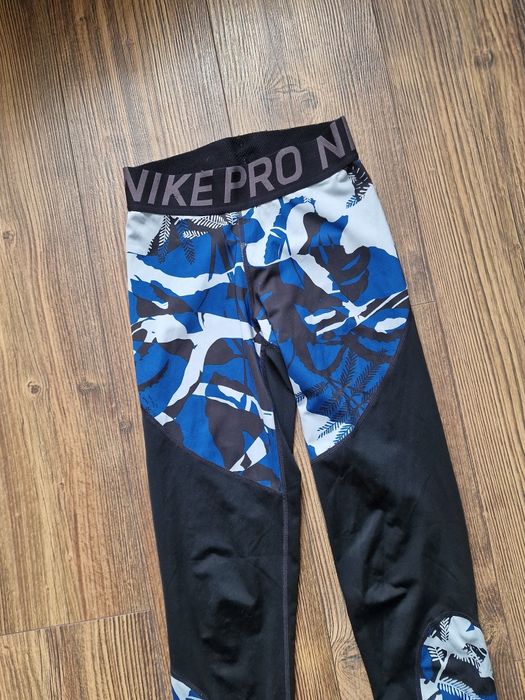 Сет страхотни дамски спортни клинове NIKE размер  XS / S