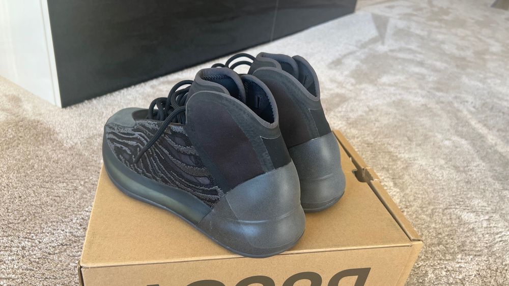 Yeezy QNTM Onyx - Adidas
